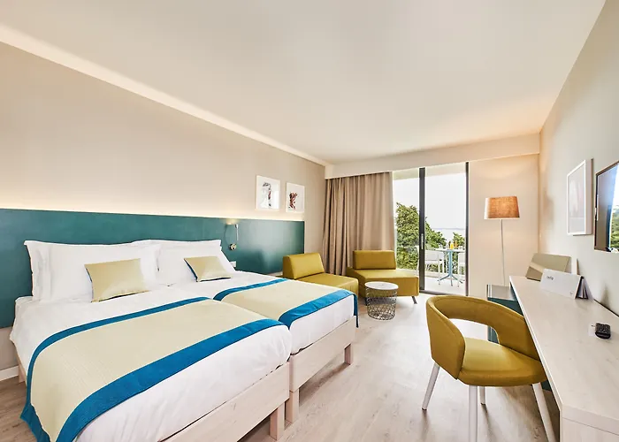 호텔 Sipar Plava Laguna 4*