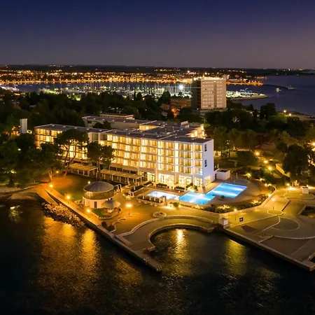 Sipar Plava Laguna 4* אומאג